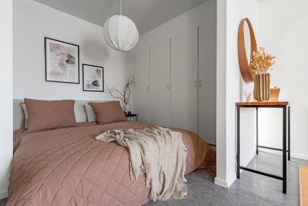 Affordable Studio In Trendy Sofo, Construction Work Стокгольм Экстерьер фото
